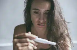 Řekla jsem mu, že čekám dítě. On mi odpověděl tichým odchodem.