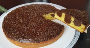 Lehoučký dort s hebkým nutellovo-kávovým krémem a bohatou čokoládovou ozdobou Lehoučký dort s hebkým Nutellovo-kávovým krémem a bohatou čokoládovou ozdobou