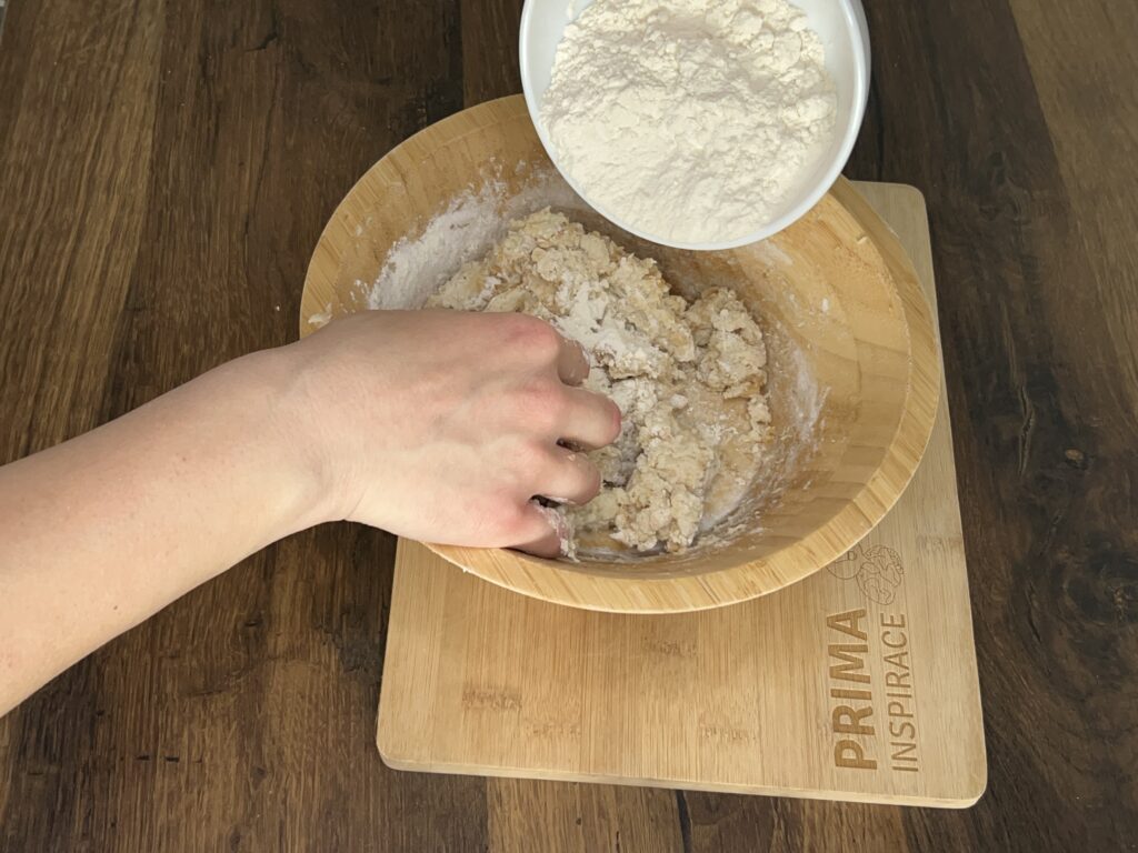 Máte doma spoustu starších rohlíků? Připravte si šulánky!