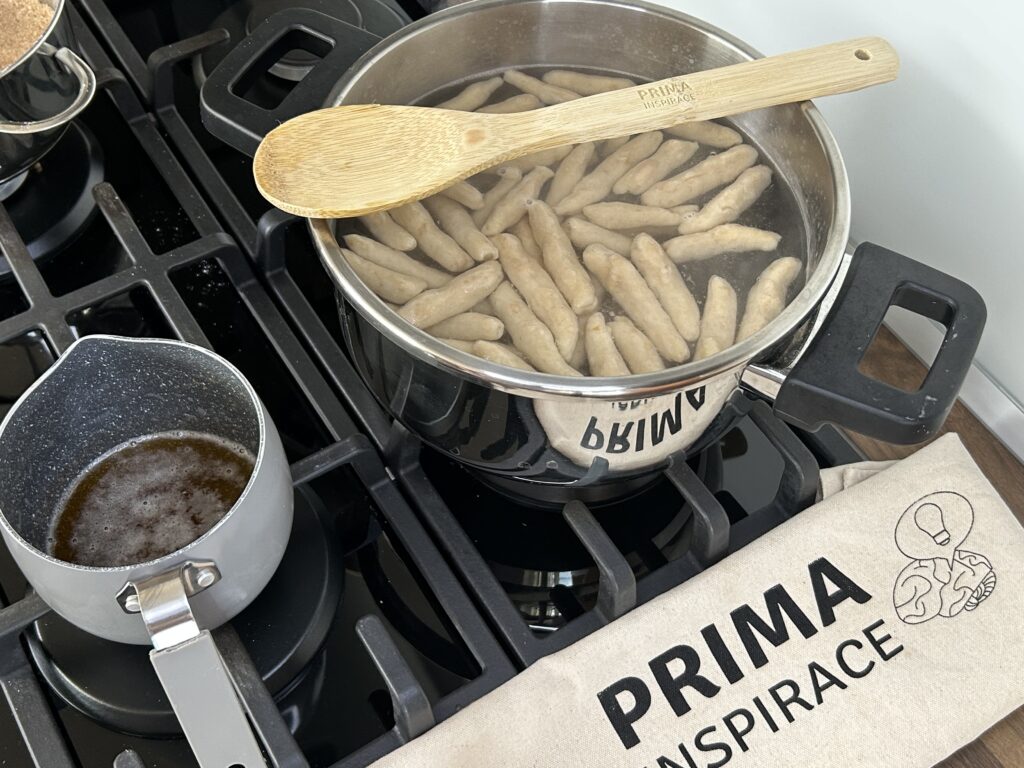 Máte doma spoustu starších rohlíků? Připravte si šulánky!