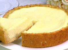 Delikátní máslový cheesecake s krémem ze zakysané smetany a tvarohu