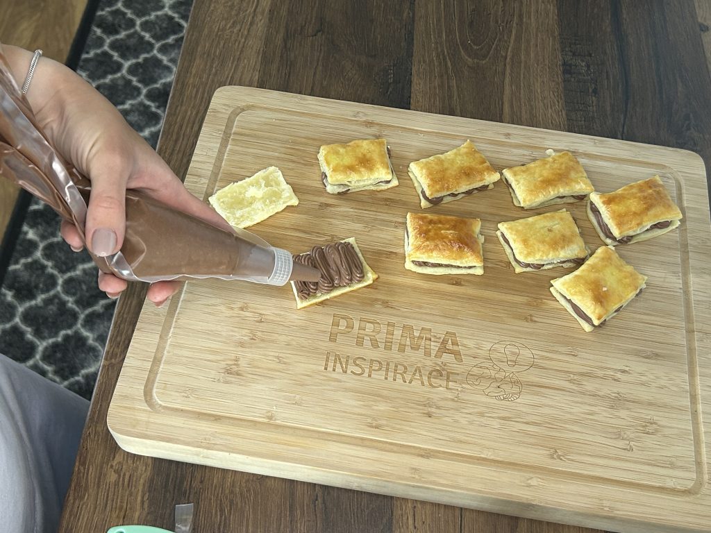 Listové koláčky plněné nutellovo-mascarpone krémem, které si zamilujete