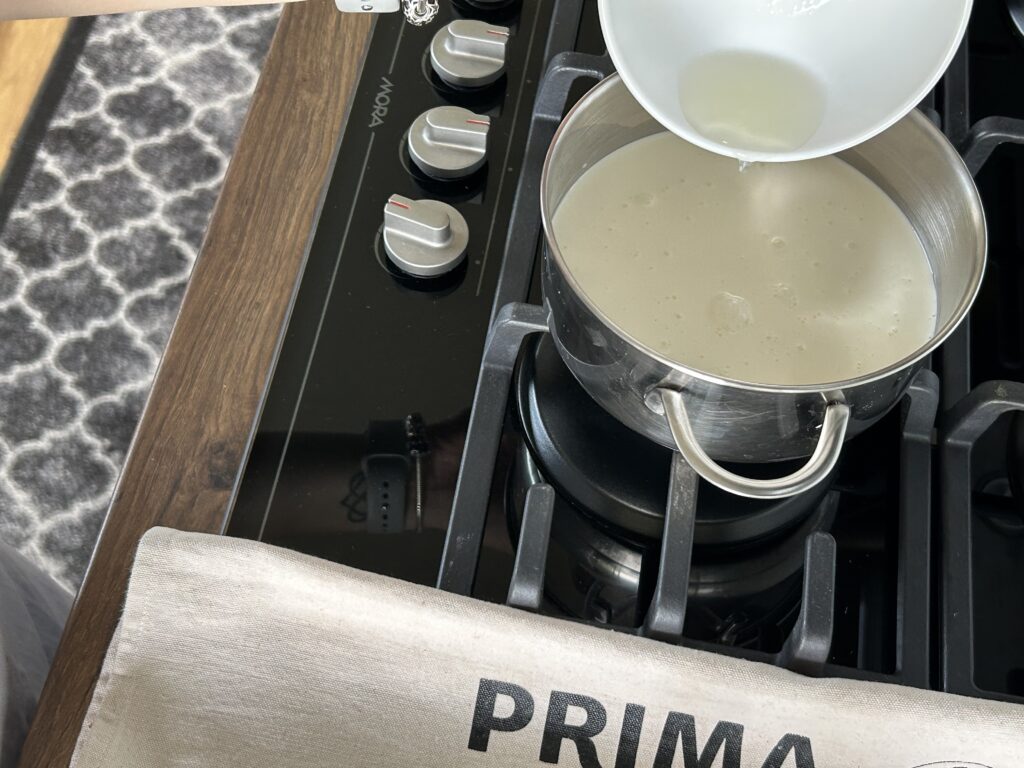 Mascarpone! Snadno si ho připravíte i doma z pouhých 2 ingrediencí.