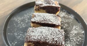 Pudinkový koláč den a noc s jablky – recept, který voní po dětství a sladké nostalgii Pudinkový koláč den a noc s jablky - lehký, vláčný a neodolatelný!