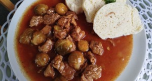 Vepřová krkovice s růžičkovou kapustou: Klasika, co zasytí a potěší!