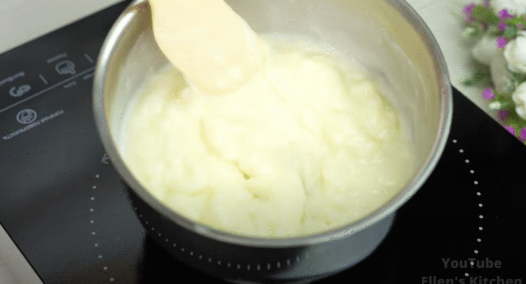 Lehký broskvový koláč s vanilkovým krémem a ovocným želé - lehké pohlazení na duši