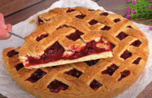 Křehký a šťavnatý dezert: Linecký mřížkový koláč s třešňovou náplní Linecký mřížkový koláč s třešňovou náplní – křehký, šťavnatý a ideální ke kávě či na víkendové mlsání