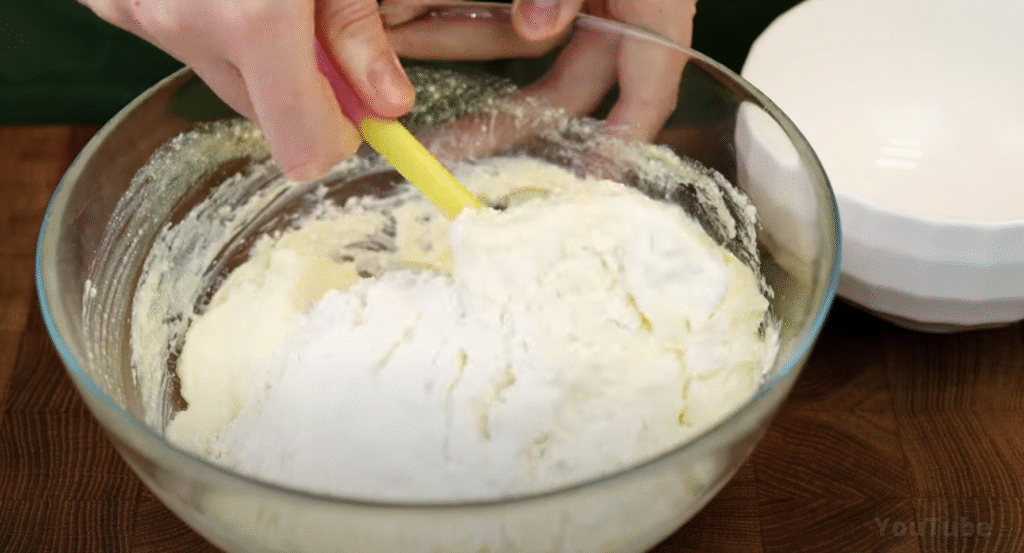 Cukrové rolky z tvarohového těsta s vanilkovou vůní, které se doslova rozplývají na jazyku