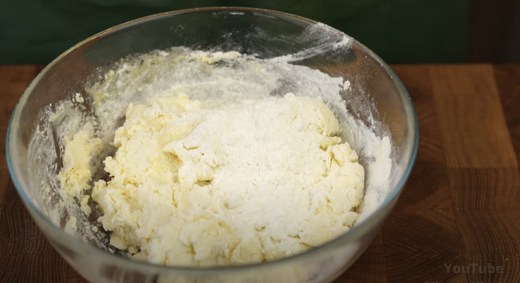 Cukrové rolky z tvarohového těsta s vanilkovou vůní, které se doslova rozplývají na jazyku