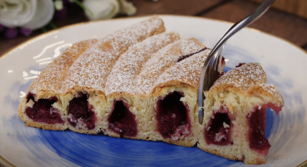 Jemný drobenkový koláč s třešňemi – ovocná klasika s vůní domova