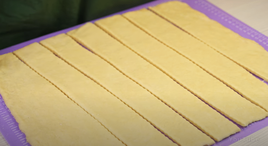 Jemný drobenkový koláč s třešňemi – ovocná klasika s vůní domova