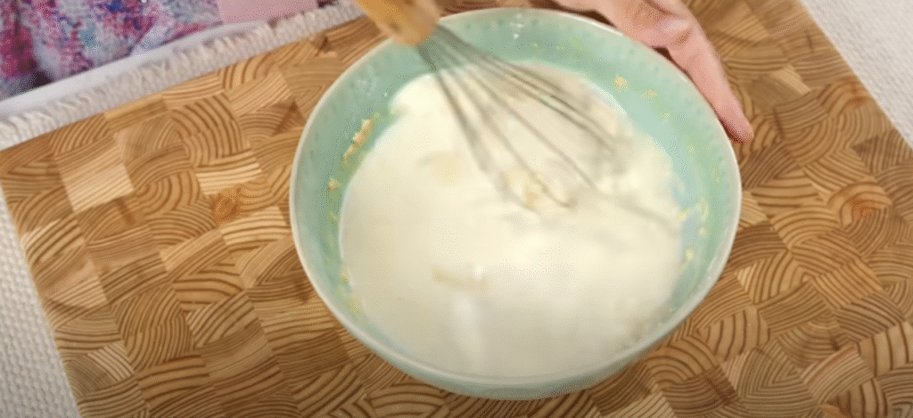 Slaný sýrový koláč s mletým hovězím – jednoduchý cheeseburger pie pro celou rodinu