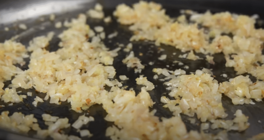 Slaný sýrový koláč s mletým hovězím – jednoduchý cheeseburger pie pro celou rodinu