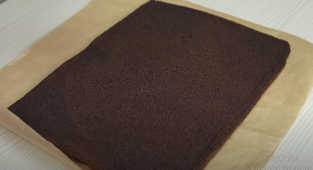 Snickers dortíky s arašídovým karamelem, nadýchaným krémem a čokoládovou polevou