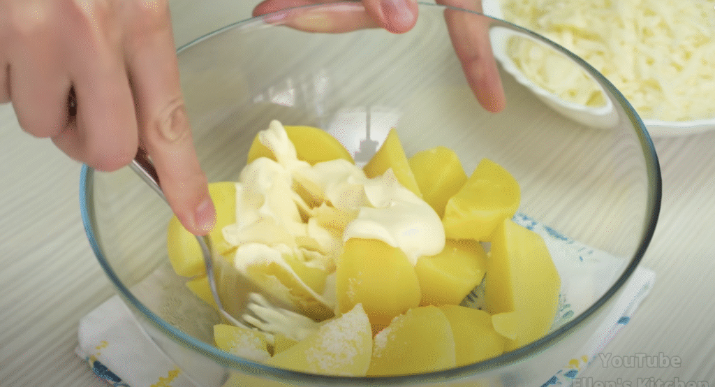 Kynuté bramborové placky s jemně rozpuštěnou mozzarellou – lahodná pochoutka plná chutí