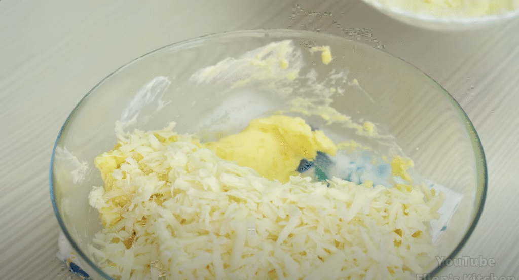 Kynuté bramborové placky s jemně rozpuštěnou mozzarellou – lahodná pochoutka plná chutí