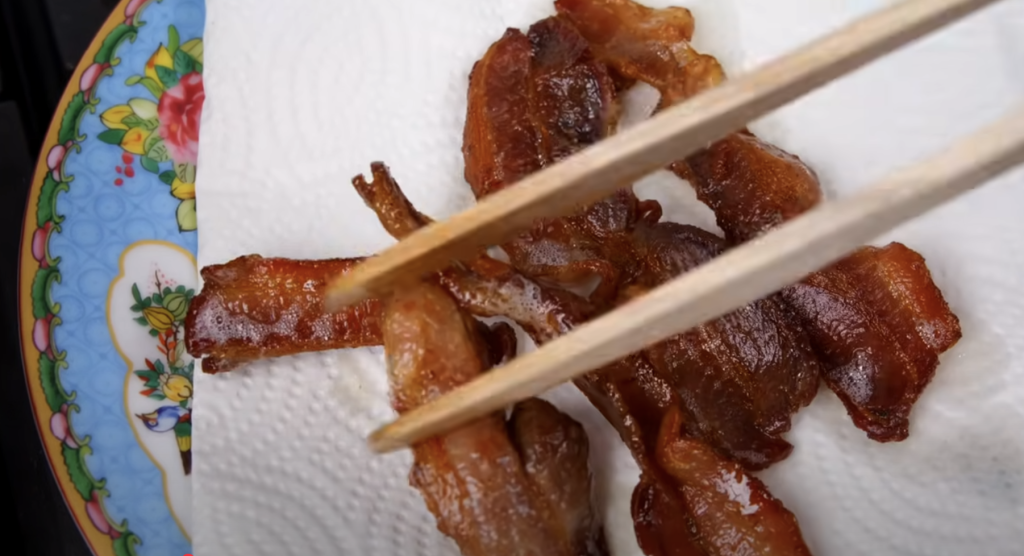 Zapečená bramborová kaše se třemi sýry a křupavou slaninou - sytý pokrm pro celou rodinu