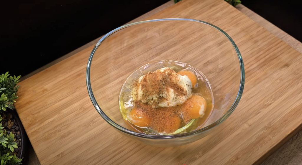 Quiche se zeleným chřestem, cherry rajčátky a červenou cibulkou – jemný a elegantní slaný koláč