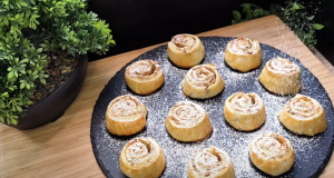 Voňavé jablečné šneky z listového těsta se skořicí – rychlý dezert Voňavé jablečné šneky z listového těsta se skořicí – rychlý dezert