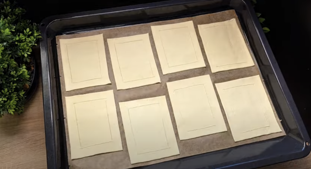 Caprese z listového těsta s pestem a mozzarellou – křupavá variace klasiky