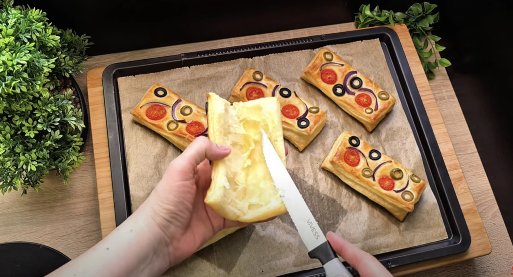 Listové taštičky plněné smetanovým sýrem, salátem, šunkou, sýrem a zeleninou - křupavé občerstvení plné chutí