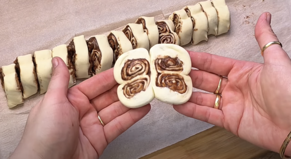 Křupaví motýlci z listového těsta s Nutellou – snadný a rychlý sladký dezert