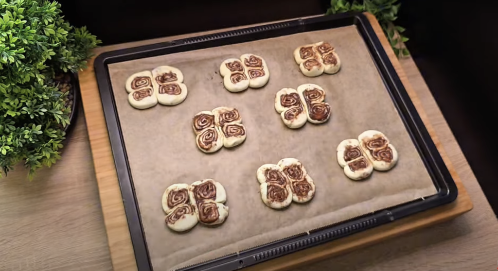 Křupaví motýlci z listového těsta s Nutellou – snadný a rychlý sladký dezert