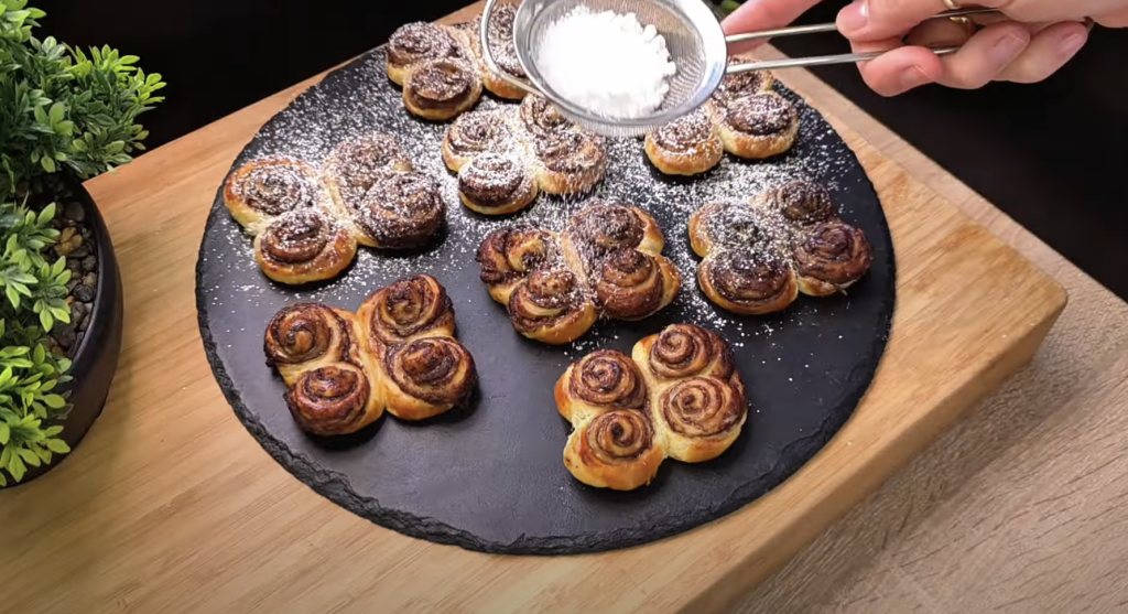 Křupaví motýlci z listového těsta s Nutellou – snadný a rychlý sladký dezert