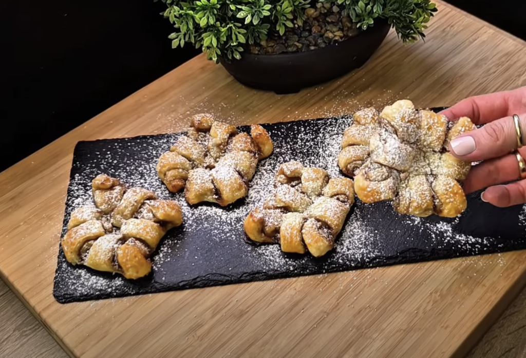 Skořicové růžičky z listového těsta – krok přípravy