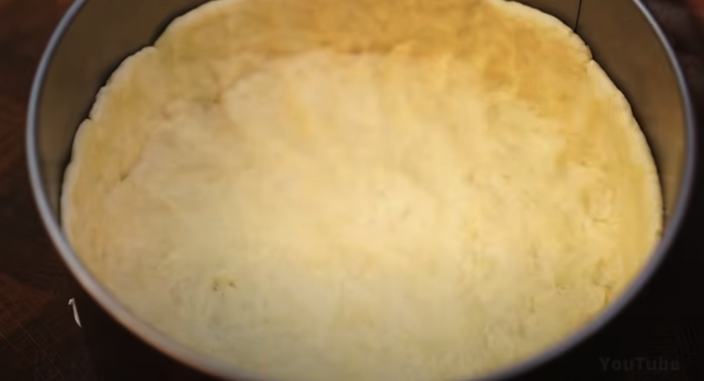 Jemný jahodový dort se zakysanou smetanou – svěží letní dort