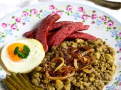 Kyselá čočka na cibulce – tradiční český recept se zálivkou z octa a cibulové jíšky