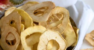 Sušená jablka v sušičce: Zdravé domácí chipsy bez cukru Sušená jablka v sušičce: Zdravé domácí chipsy bez cukru