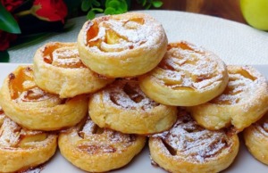 Jednoduchý recept na jablečné šneky z listového těsta – Chutnají skvěle!