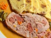 Klasická Hamburská kýta: Šťavnaté maso s krémovou omáčkou a houskovým knedlíkem! Hamburská kýta s houskovým knedlíkem: poctivý český oběd se smetanovou omáčkou