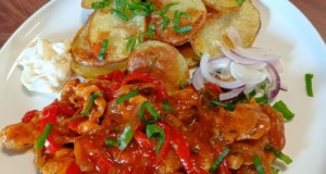 Katův šleh extra pálivý: Recept na ohnivou klasiku s pečenými bramborami pro milovníky pikantního