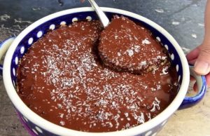 Zdravý čokoládový dort, který si připravíte z ovesných vloček – Snadná a rychlá příprava!