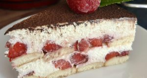 Vynikající nepečený dort s piškoty a jahodami – rychlý dezert bez trouby Nepečený jahodový dort s mascarpone a piškoty: lehký letní dezert bez pečení