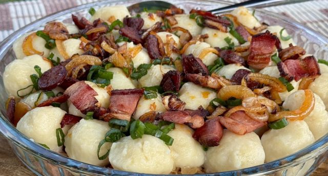 recept na bramborové koule s kapustou