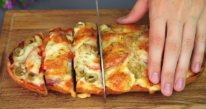 Zapečené bagety se salámem, rajčaty a mozzarellou – recept krok za krokem Zapečené bagety se salámem, rajčaty a mozzarellou - recept krok za krokem
