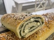 Domácí špenátový burek z kynutého těsta