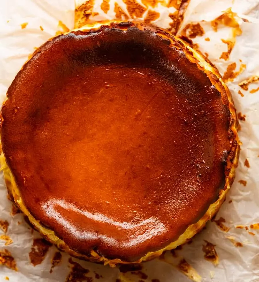 Nejjemnější baskický cheesecake: Krémový zvenku, karamelový na povrchu