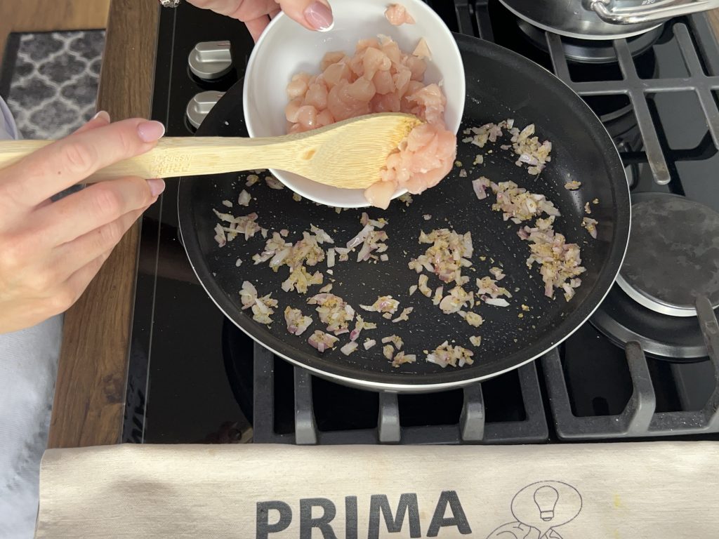 Cottage omáčka s kuřecím masem a těstovinami - tohle musíte ochutnat!