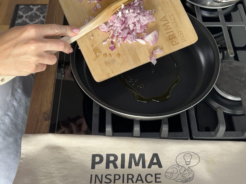 Cottage omáčka s kuřecím masem a těstovinami - tohle musíte ochutnat!