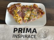Cuketová pizza bez mouky – zdravý a rychlý recept s mozzarellou a šunkou