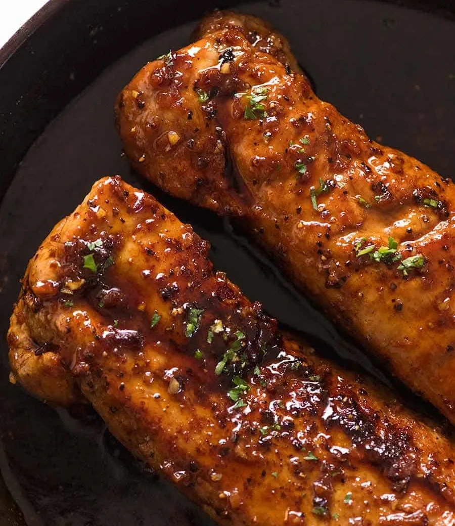 Šťavnatá vepřová panenka s medovo-česnekovou omáčkou