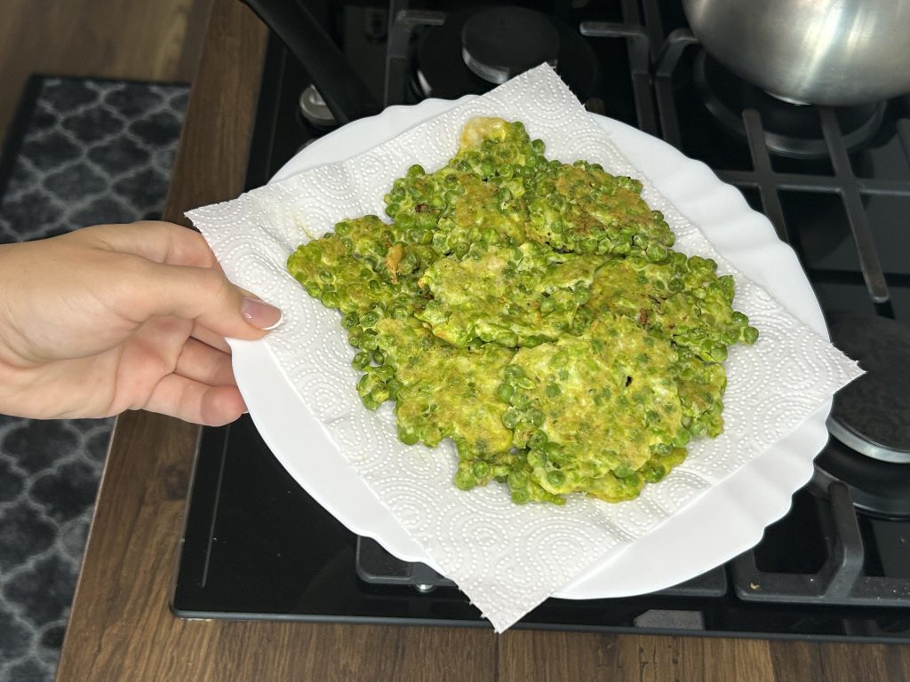 Hráškové placky pro děti – rychlá a zdravá večeře