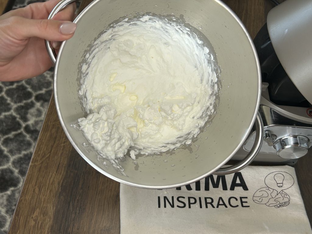 Neodolatelný vrstvený krémeš z listového těsta - domácí chuť bez námahy!