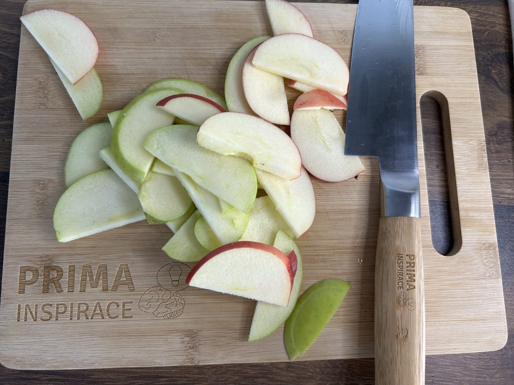 křupavá jablečná okénka - rychlý dezert z listového těsta, který zvládne každý!