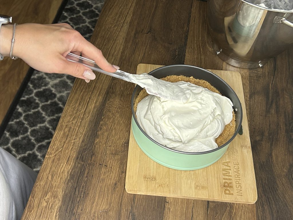 Nepečený karamelový cheesecake připravený během chvilky