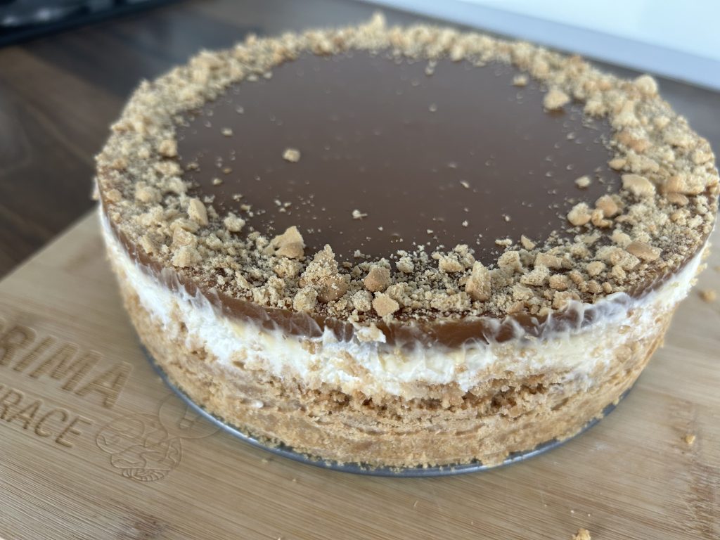 Nepečený karamelový cheesecake připravený během chvilky